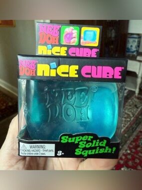 NeeDoh Nice Cube  Super Solid Squish - Blue
